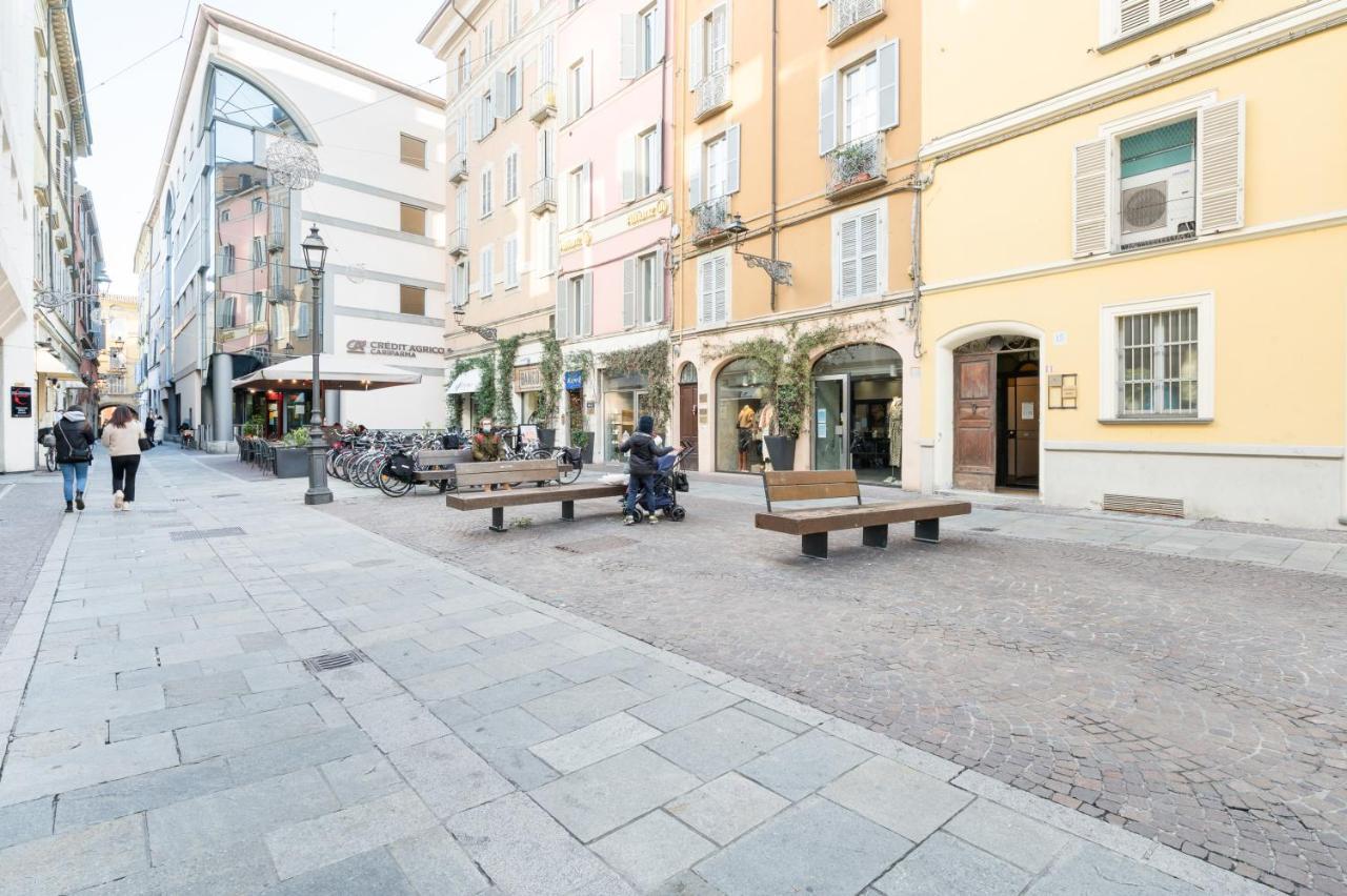 Raffinato Apt Vicino A Piazza Garibaldi X5 Parma Exteriör bild
